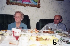 Wilno. Spotkanie lidera Białoruskiego Frontu Ludowego Zianona Pazniaka z przewodniczącą organizacji białoruskich w Anglii Lolą Michaluk. 29.10.2000