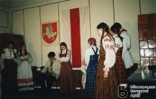 Wilno. Towarzystwo Kultury Białoruskiej na Litwie - występ chórów dziecięcych z Białorusi "Wrzos" i "Wietach". 29.02.2002