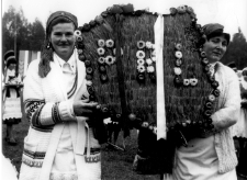 Święto Ziemniaka w Mońkach. 1977 rok. Wieniec dożynkowy.