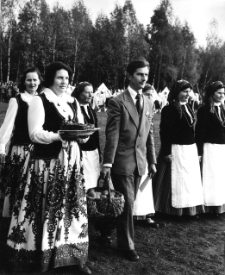 Święto Ziemniaka w Mońkach. 1978 rok. Gospodarze Święta Ziemniaka.