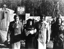 Święto Ziemniaka w Mońkach. 1979 rok. Gospodarze Święta Ziemniaka.