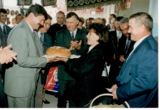 Święto Ziemniaka w Mońkach. 1997 rok. Monieckie Dni Ziemniaka. Minister Rolnictwa Jarosław Kalinowski.