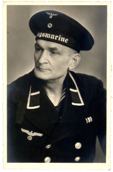 Z albumu nieznanej rodziny niemieckiej. Zdjęcie żołnierza kriegsmarine - marynarki wojennej.