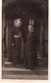 Tyniecki Zygmunt - proboszcz parafii w Grzybnie, gmina Unisław