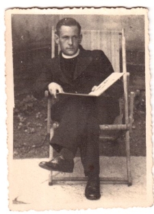 Tyniecki Zygmunt - proboszcz parafii w Grzybnie. Lata 30. XX w.