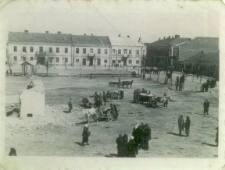 Rynek w Cieszanowie w czasie okupacji niemieckiej w 1941 r.