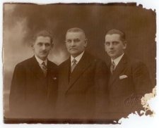 Portret Edwarda Zajączka z synami we lwowskim atelier