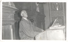 Marian Mazurkiewicz, organista w kościele w Cieszanowie.