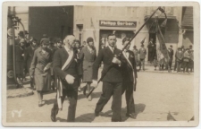 Rok. 1931. Przemarsz ulicami Sępólna podczas Święta 3 Maja