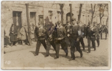 Alfons Mulcan wraz z orkiestrą Katolickiego Stowarzyszenia Młodzieży podczas obchodów Święta 3 Maja w 1931 r.