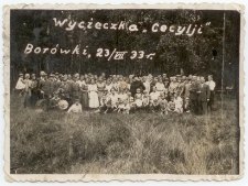 Rok 1933. Wycieczka Chóru "Cecylia" do Borówek. Fotografia grupowa