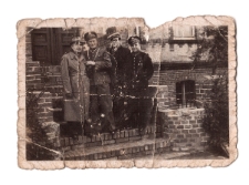 Lata 40. Budynek unisławskiego pałacu (folwarku).