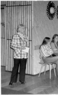 1974. Spotkanie autorskie z Anną Świrszczyńską w Miejskiej Bibliotece Publicznej w Andrychowie