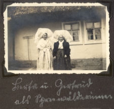 1933-1945. Z albumu nieznanej rodziny niemieckiej. Kobiety w strojach ludowych