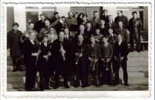 1962. Biała Rawska. Orkiestra w trakcie otwarcia nowego budynku Technikum Ekonomicznego.