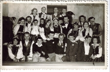 Lata 50. Spotkanie zespołu ludowego w Białej Rawskiej