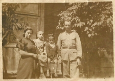 Lato 1943. Aleksander Szczepański z żoną i dziećmi