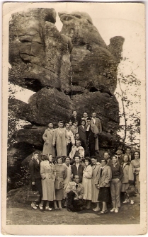 Lata 50. Góry Stolowe. Wycieczka pracownicza .