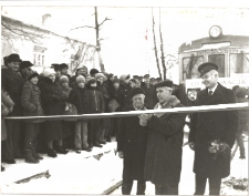 1981. Pierwszy pociąg elektryczny.