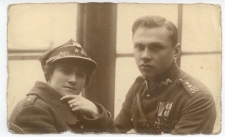 Małżeństwo w żołnierskim mundurze