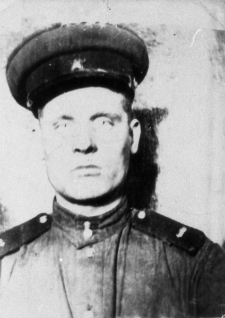 Stanisław Duniec (brat Józefa), przymusowo wcielony do Armii Czerwonej, w mundurze czerwonoarmisty. Zdjęcie wykonane po 1950 roku.