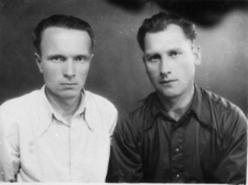 Polacy, więźniowie obozu D-2. Od lewej: Hipolit Suchocki, Alfons Will.
