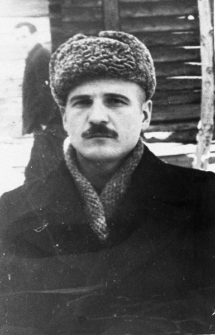 Edward Wojtkiewicz - zdjęcie portretowe. Nauczyciel, aresztowany przez NKWD za przynależność do partyzantki w 1945 r., więzień Workuty przez 10 lat, powrócił do Polski w 1956 r.