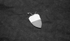 Przedmioty wykonane przez więźni&oacute;w obozu.