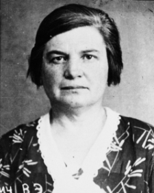 Barbara Budkiewicz, działaczka PPS-Lewicy, a potem partii komunistycznej, żona Stanisława Budkiewicza, w 1937 roku wykładowca i redaktor, aresztowana 13.06.1937, rozstrzelana 21.08.1937 - fotografia wykonana w więzieniu.
