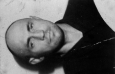 Prawdopodobnie Bolesław Kostanowicz, fotografia więzienna wykonana prawdopodobnie w więzieniu we Lwowie w roku 1940 lub 1941.