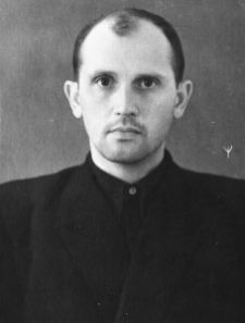 Bronisław Radziwiłłowicz, więzień łagru; zdjęcie portretowe z 1955 lub 1956 roku.