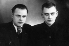 Portret dwóch mężczyzn. Polacy, byli więźniowie łagrów w oczekiwaniu na wyjazd do Polski. Od lewej: Piotr Karpowicz, Jerzy Picheta.