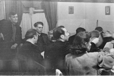 Polacy zwolnieni z łagr&oacute;w.