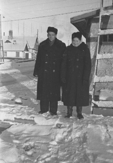 Polacy zwolnieni z łagr&oacute;w na ulicy w Workucie.