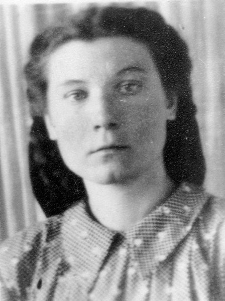 Jadwiga Pawlukowska na przymusowej zsyłce po zwolnieniu z łagru.