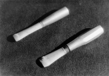 Przedmioty wykonane przez więźniów obozu.