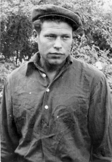 Kazimierz Bogdanowicz z Lidy po zwolnieniu z łagru, w którym odbywał piętnastoletni wyrok za zastrzelenie Rosjanina, który przyjechał organizować kołchoz.