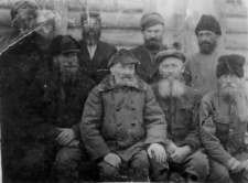 Stoją od lewej: Emil Hnatkowski, Majchrzak, Piotr Biniewski, Panek; siedzą od lewej: Jan Kozek, Turlej, Erazm Tomaszewski, Martynowski.