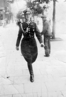 Kapitan Bronisław Ciosański, zamordowany w Katyniu, adiutant pułkownika Prugar-Kettlinga dowódcy 45 pułku piechoty w Równem.