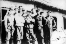 Więźniowie - pracownicy kuźni.