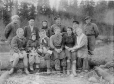 Pracownicy przedsiębiorstwa leśnego.