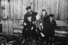 N.I. Demarew z żoną Czesławą i dziećmi.
