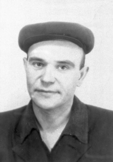 Aleksander Bestwicki, żołnierz armii Andersa, aresztowany przez UB po powrocie do kraju, wieloletni więzień łagru przy kopalni nr 40; fotografia wykonana po zwolnieniu z obozu.