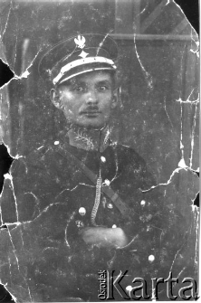 Jan Bronisław Nowicki, podkomisarz Policji Państwowej, aresztowany przez NKWD w Równem; na zdjęciu w mundurze.