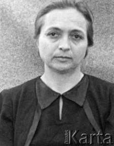 Portret nieznanej kobiety. Podpis na odwrocie: "Rok temu po przyjeździe z Indii w obozie przejściowym teraz lepiej".