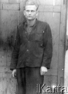 Polak, więzień łagrów ZSRR (Franciszek, nazwisko nieznane). Na odwrocie podpis: "Stachu ot Franka. Pamięć lat tułaczych w Syberii".