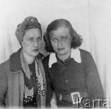 Jadwiga Borodziuk i Irena Husar na zesłaniu - zdjęcie portretowe.