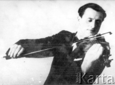 Reprodukcja zdjęcia ofiarowanego Janowi Mudrykowi przez profesora Zigari z Włoch, profesora konserwatorium muzycznego, będącego wraz z nim w obozie pracy w Magadanie.