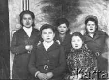 Dzieci (prawdopodobnie polskie) w Czortkowskim Domu Dziecka.