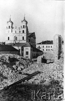 Widok na Kościół Jezuitów - farę i ruiny miasta.